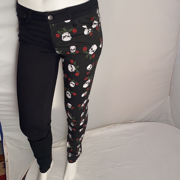 Royal Bones skull printed black stretch skinny jeans 5 - Picture 5 of 11